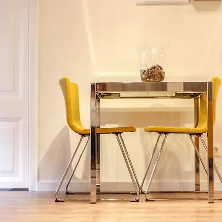No 15 - The Streets Apartment